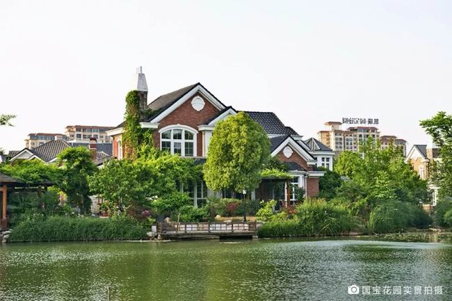 生涯在有湖的地方，是对人生的浪漫私藏